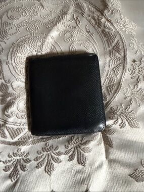 Louis Vuitton Black Leather Bi-Fold Key & Card Holder